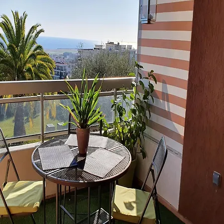 Villa In With Sea Views *