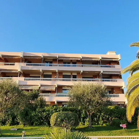 Βίλα Classy In With Pool And Private Parking Place